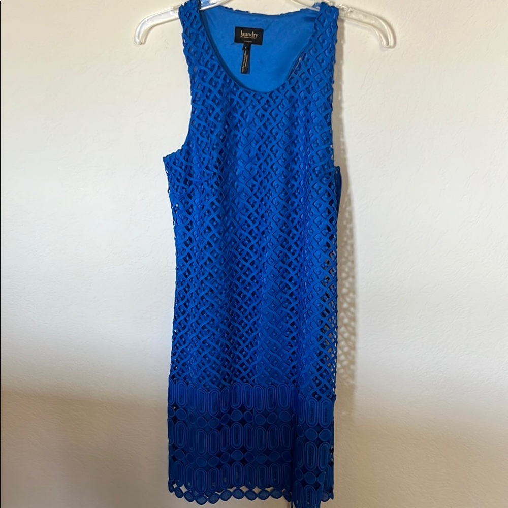 Laundry stunning blue dress never worn